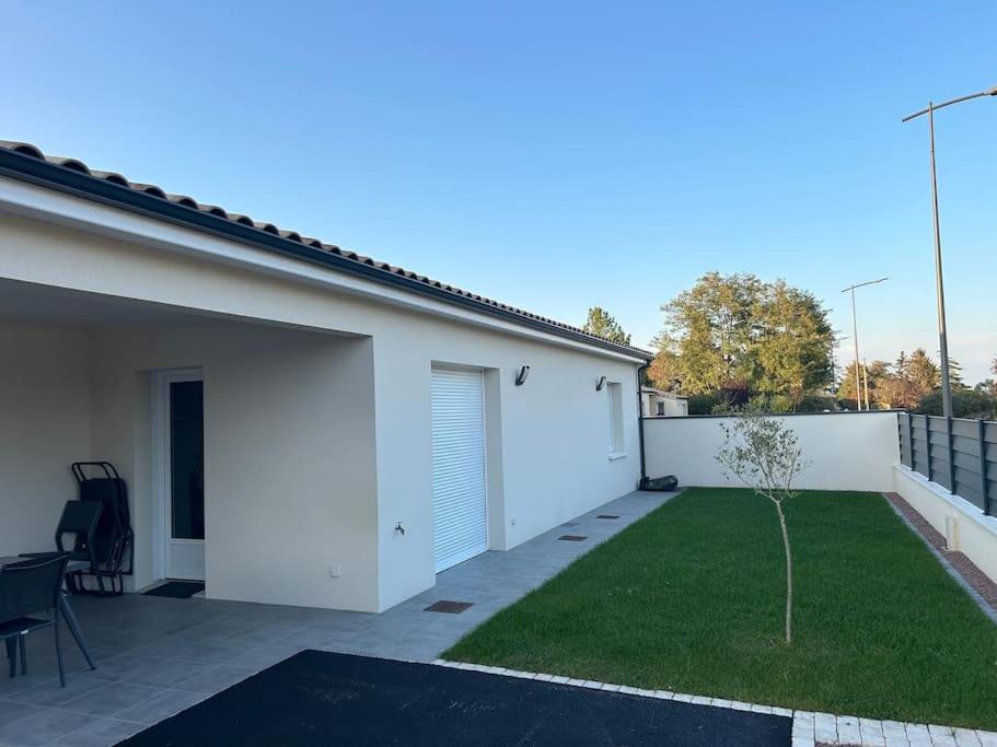 Holiday home Maison Chaleureuse A 10 Min Du Futuroscope *